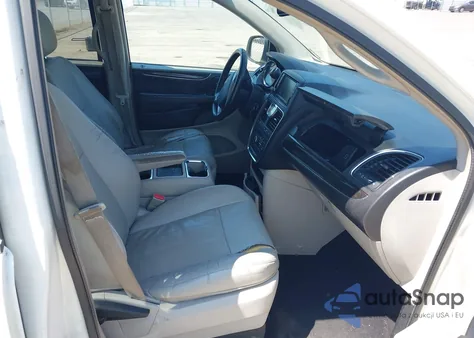 2013 Chrysler Town & Country Touring from USA, damaged, VIN 2C4RC1BG5DR743537